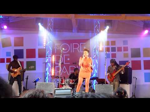 Lynnsha - Elle prie, elle crie (Foire de Paris)