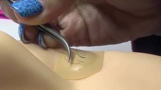 CORRECT ATTACHMENT OF EYELASH EXTENSIONS