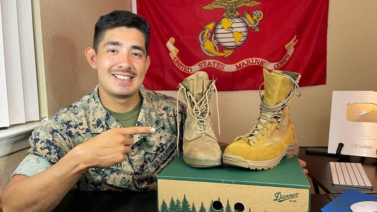 Un marine de EEUU explica en español cómo son y usan botas militares en USMC