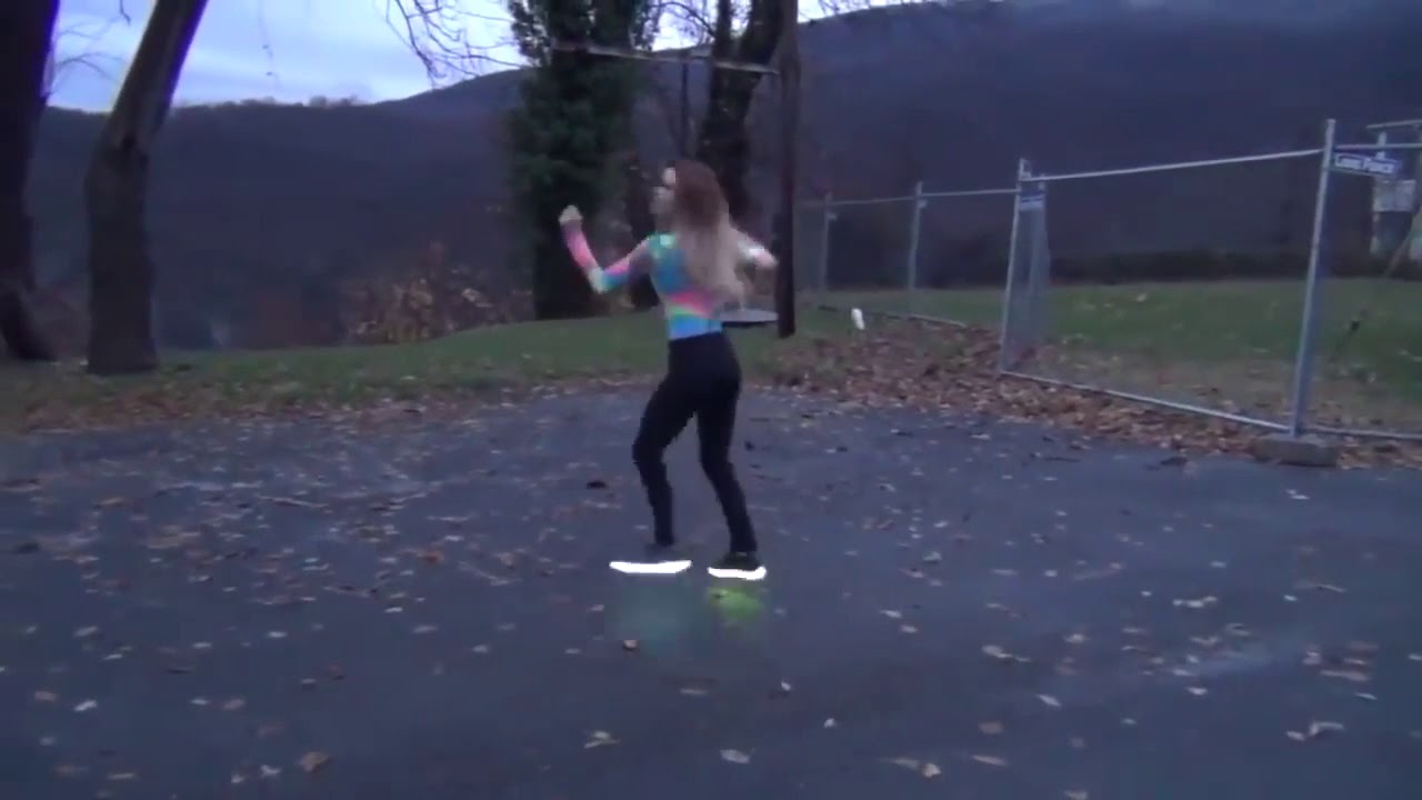 Cutting shapes with LED shoes. SHUFFLE DANCE MUSIC.