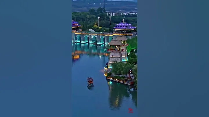 Aerial Changzhou: Oriental Salt Lake Resort(vertical) | 常州金坛：东方盐湖城之景 - 天天要闻