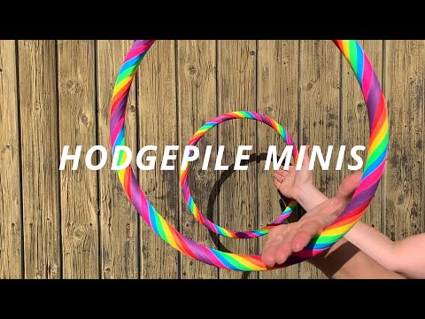 Dieses Video zeigt unsere Regenbogen-Arm-Hoops &quot;Hodgepile Minis&quot; in Bewegung bei Sonnenlicht. Tapes: 12 mm red grip / 12 mm neon orange grip / 12 mm neon yel...