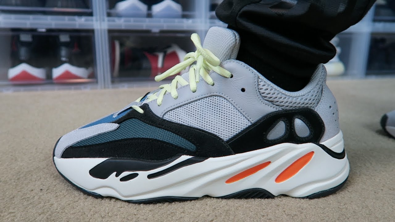 ADIDAS YEEZY BOOST 700 