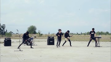 Crusader – Cripple, Bastard And The Broken Things (Official Music Video)