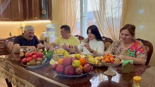 картинка: Карп жареный на большой сковороде для вкусного семейного ужина