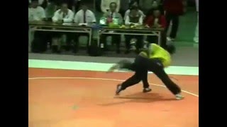 Josh Waitzkin vs. The Yellow Bull School - Moving Step Push Hands - 2004 Tai Chi World Cup