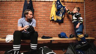 Peter ”Foppa” Forsberg uppfyller cancerdrabbade 10-åringen Sigges dröm