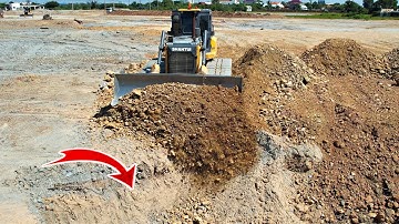 Wonderful SHANTUI DH17 C3 Bulldozer Pushes soils Fill Deep Pit with heavy dump trucks