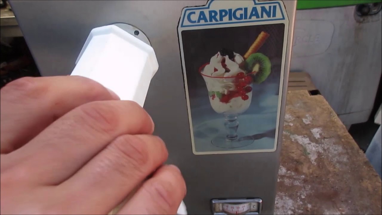 Montapana Carpigiani in funzione montaggio e produzione panna