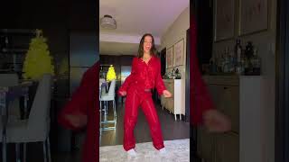 Who sees my mini Christmas tree 🎄 #ootd #outfitinspo #christmas #outfitideas #university