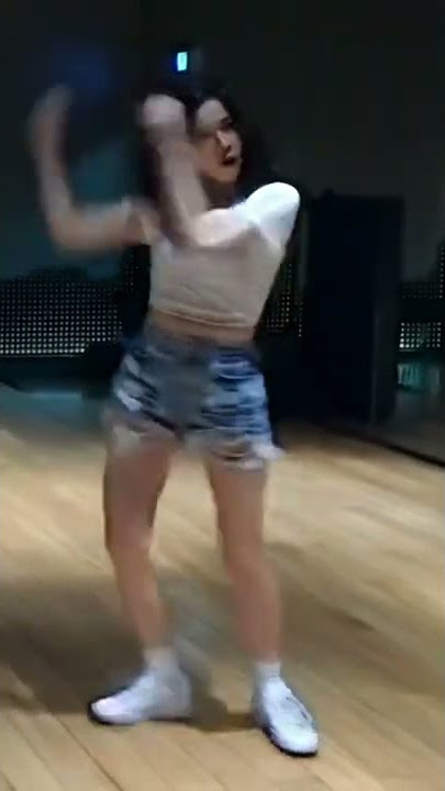 Jisoo twerk🙌#blackpink#twice#bts #jisoo#jennie#btsarmy #lisa#rose#shorts#kpop