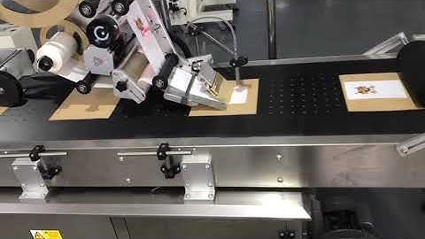 Kraft paper bag sticker labeling machine