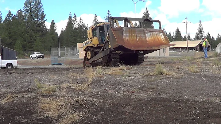 Covanta Lot 501 - 1997 CAT D8R Dozer