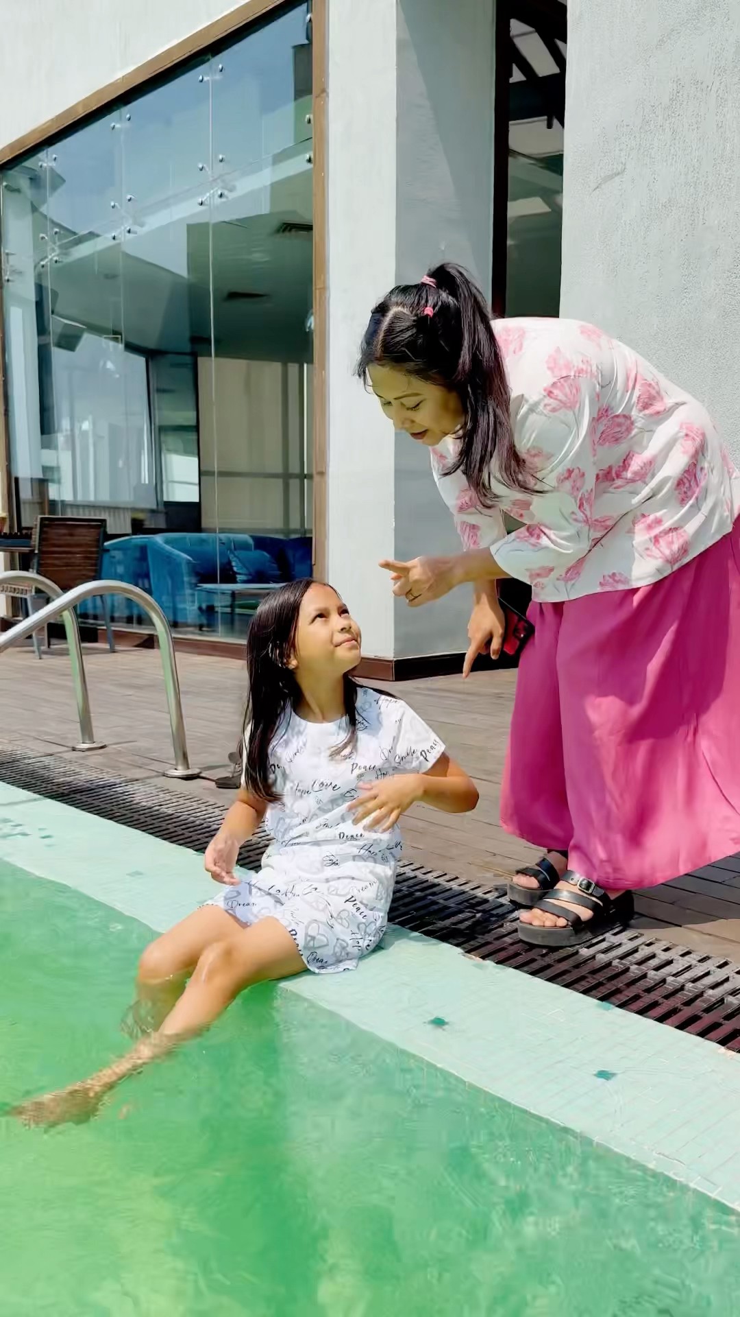 Reedishna Ko Swimming Nehi Ati