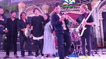 GIGI BAND ~ NGABUBURIT @ SUMMARECON BEKASI(4)