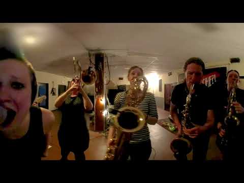 Skapiche?! - 'Fire' live in 360°