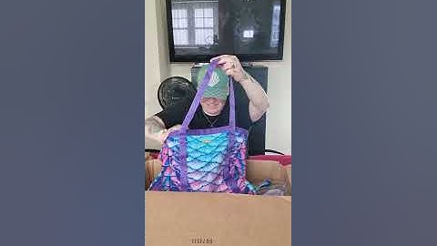 Mertailor unboxing of the fantasea fin 2 and apparel