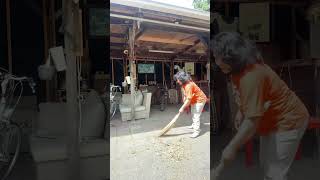 Download Lagu Sapu lidi di Belanda he MP3