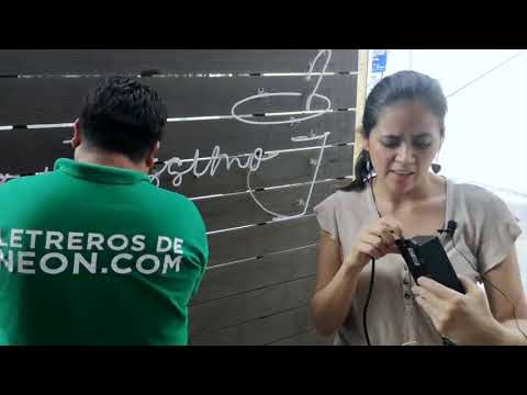 Video: ¿Cómo se conecta un letrero de neón?