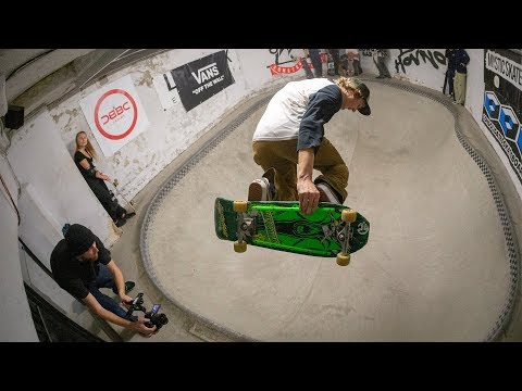 Wideo: Tony Alva Net Worth: Wiki, Żonaty, Rodzina, Ślub, Wynagrodzenie, Rodzeństwo