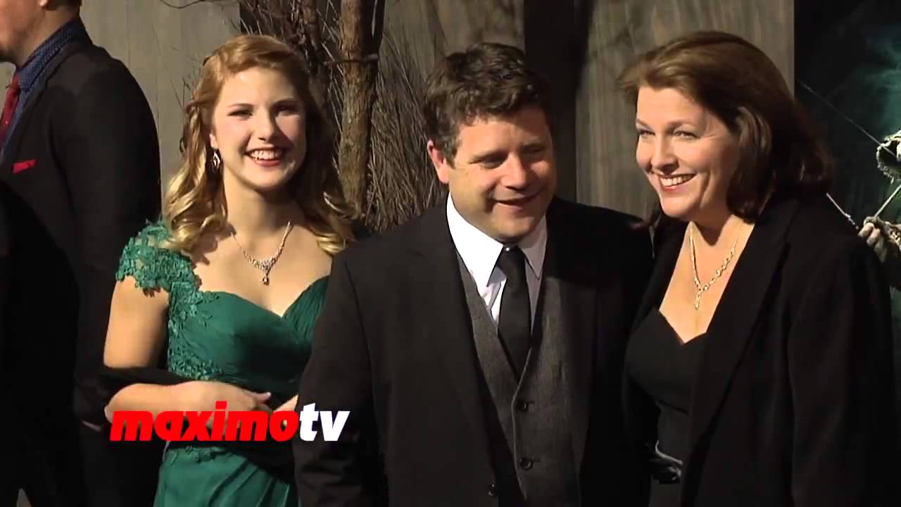 Sean Astin Hope Unquenchable Sean Astin And Family At The Hobbit