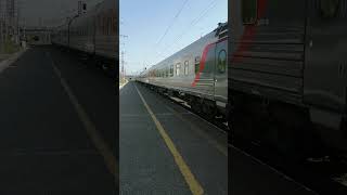 #shorts Электровоз ЭП20-072 со скорым поездом №063 Самара-Санкт-Петербург прибывает на ст. Ковров