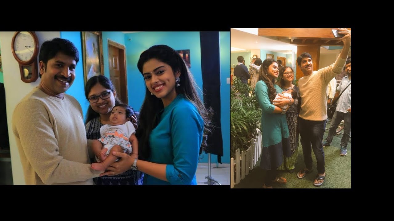 Comedian Srinivas Reddy With His Daughters Photos | Comedian Srinivas ...