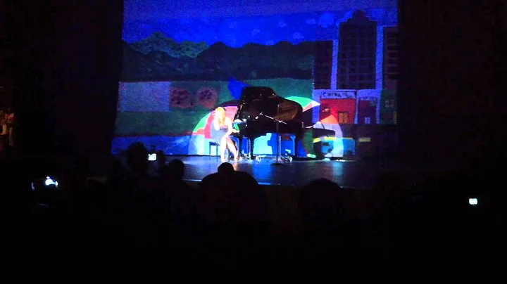 Sunnyside High School Hmong Culture Show 2011: Doua Her