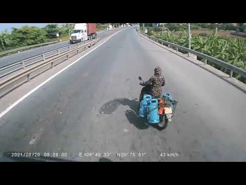 Video: Cách Hành động Sau Tai nạn Xe hơi (Có Hình ảnh)