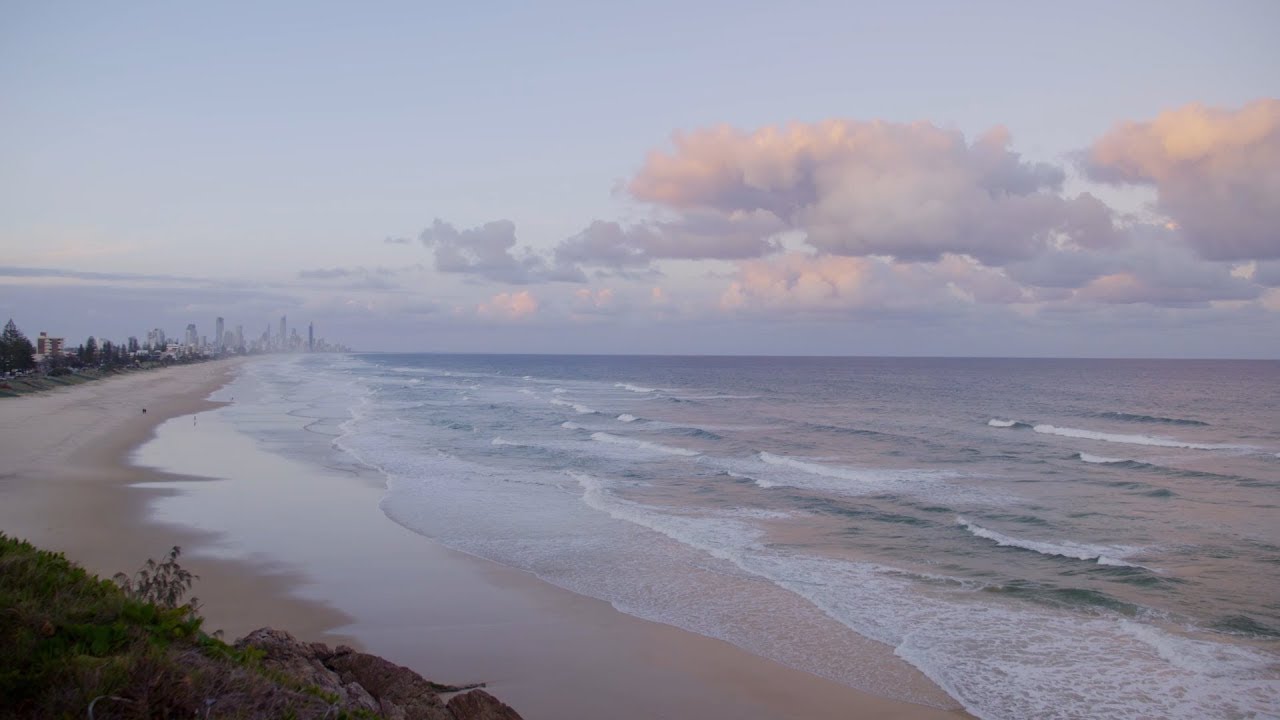 Avani: Uncovering the Secrets of Broadbeach with Laura Dundovic - Meet Laura Dundovic - model, presenter and Gold Coast girl. Discover why she loves Broadbeach on this tour of its hidden beaches, treasure-filled malls and ...