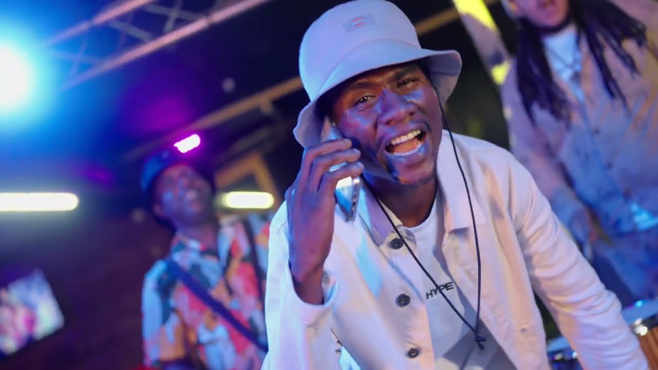 ETINSEL MALOYA - BOUZÉ BOUZÉ (CLIP OFFICIEL)