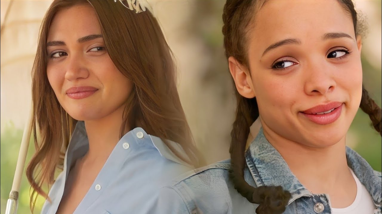 Vampire Academy [ Lissa Dragomir & Rosemarie Hathaway ] Flashlight.