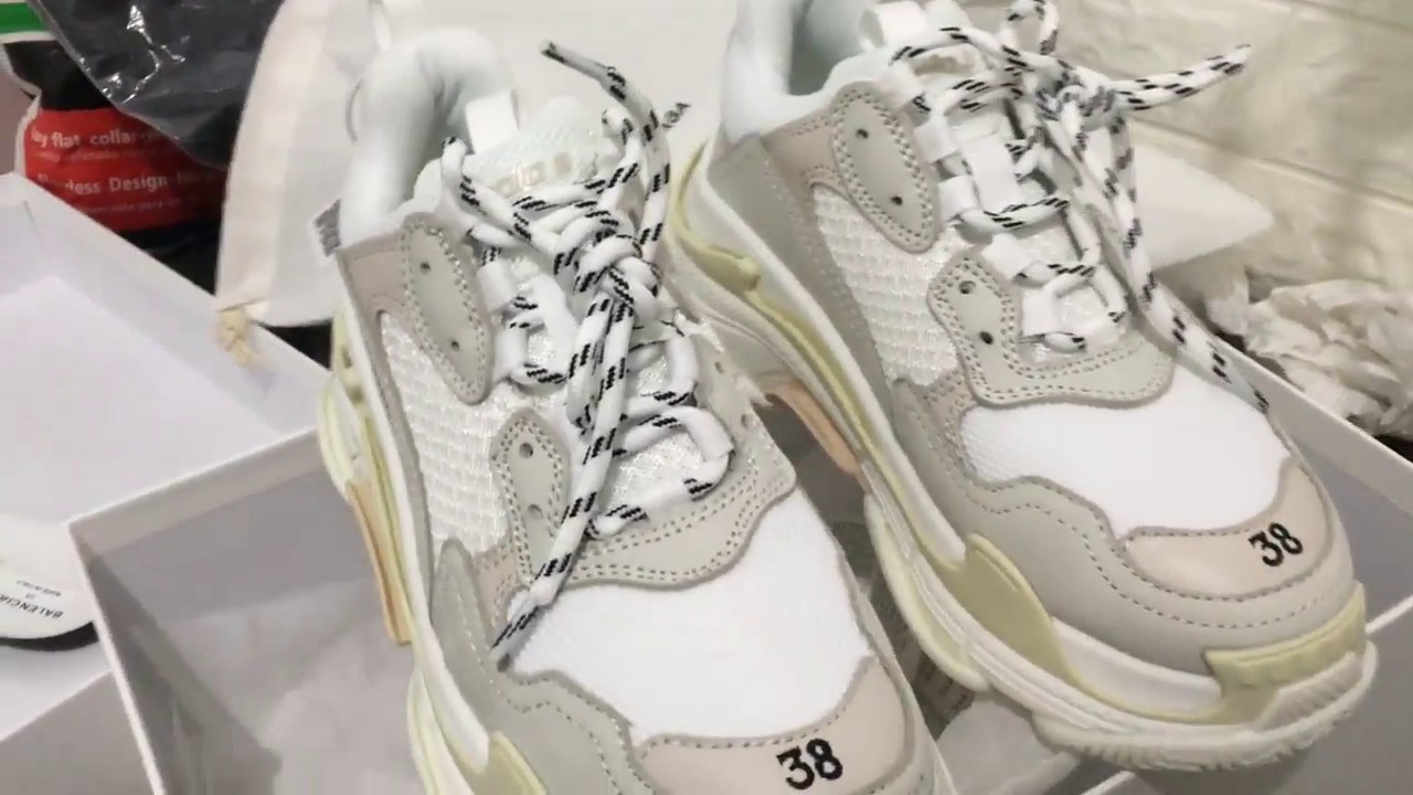 balenciaga triple s cream white