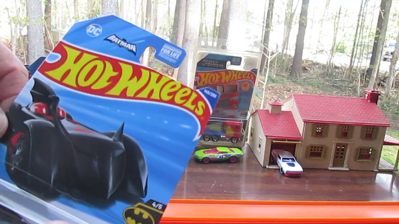The Brave and the Bold Batman Batmobile 2025 Hot Wheels Toy Car