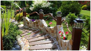 Garden and yard with natural materials stones, gravel and pebbles! Bonus: Moss!