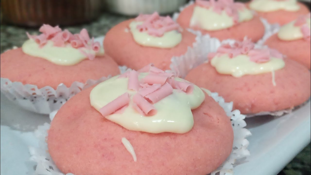 غريبية بذوق الفراولة الي دارت حالة فالاعراس ذوقها هبال بدون بيض وبدون شكولاطة وتخرج كمية كبيرة🍓👌