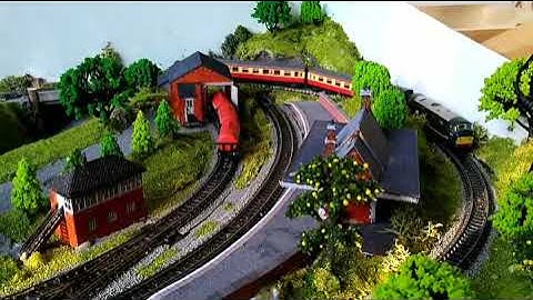 A Quick Trip Around My N Gauge Layout (Built in a Suitcase!)