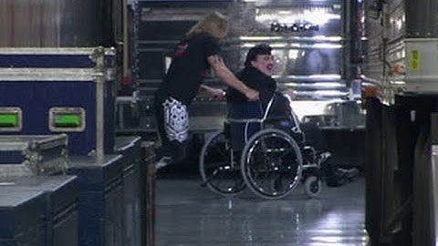 SmackDown: Edge taunts Kane with an abducted Paul Bearer