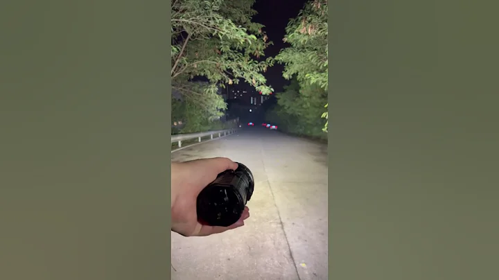 This 100,000 lm Flashlight is too bright #flashlight #tech #imalent #gadget #outdoor