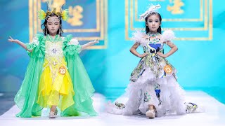The kids walk catwalk in green style clothes | Fashion show