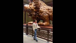 Amazingchina Lion Carved From One Redwood Tree 14.6 Meters Long, 5 Meters High