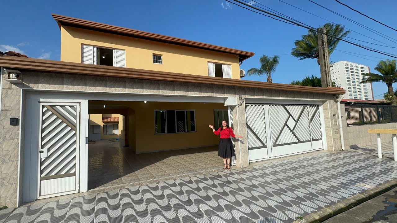 Sobrado isolado 🏡🤭 edícula, piscina e salão de jogos 📐200 metros da praia em Praia Grande 📌