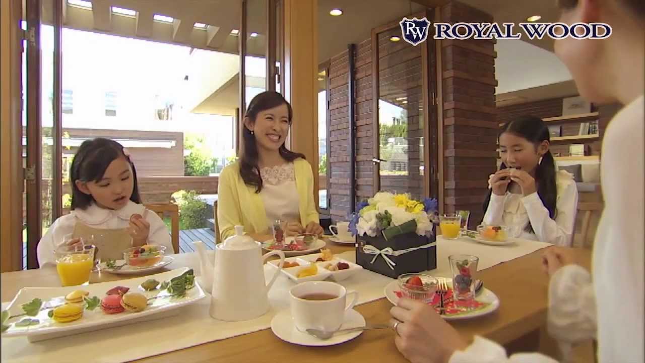 江口ともみの年齢や本名は 出身や生い立ちなどプロフィールまとめ 女性が映えるエンタメ ライフマガジン 江口ともみの年齢や本名は 出身や生い立ちなどプロフィールまとめ 女性が映えるエンタメ ライフマガジン