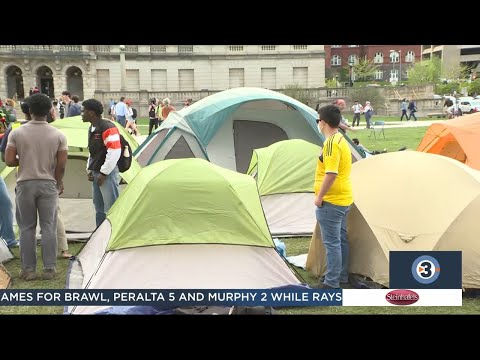 Tents removed, replaced at Library Mall during UW campus protests