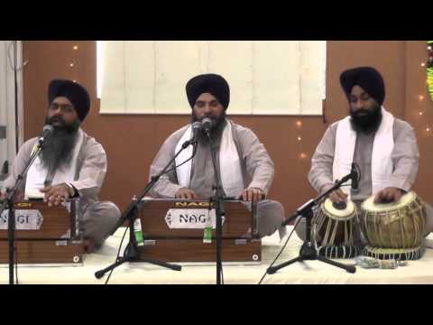 Bhai Kanwaljit Singh singing shabad "Hum Nahin Change Bura Nahin Koi"