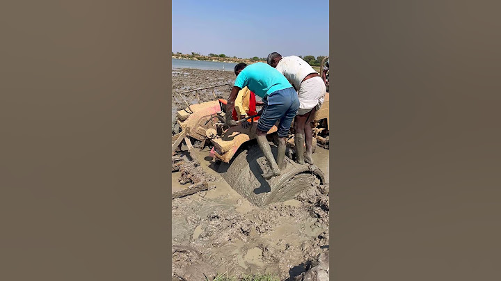 Mahindra tractor stuck in mud #shorts #tractor