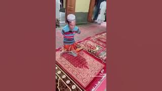 orang cacat saja masih mengingat sholat kenapa kita tidak?