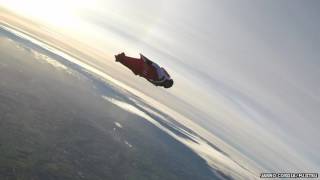 News Update Wingsuit pilot Fraser Corsan 'breaks speed record' 08/06/17