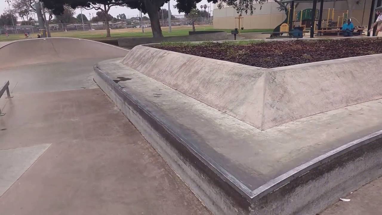 Tour of Rowley Park Skatepark in Gardena, CA