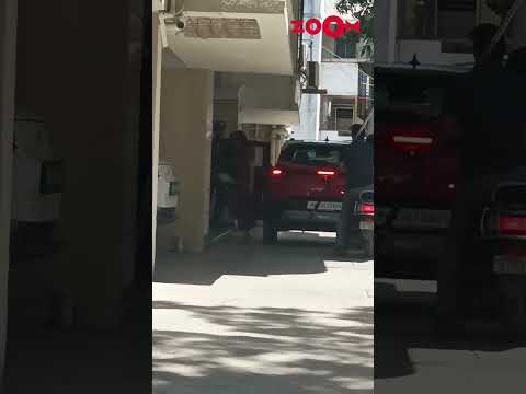 Urmila Matondkar Spotted Stepping Out of Her van | #shorts #urmilamatondkar